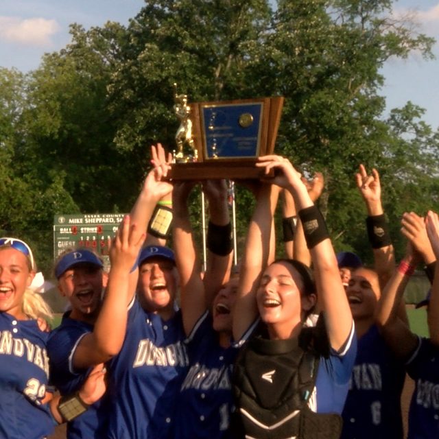 Donovan Catholic scores 17 runs in 3rd to dominate in T of C final
