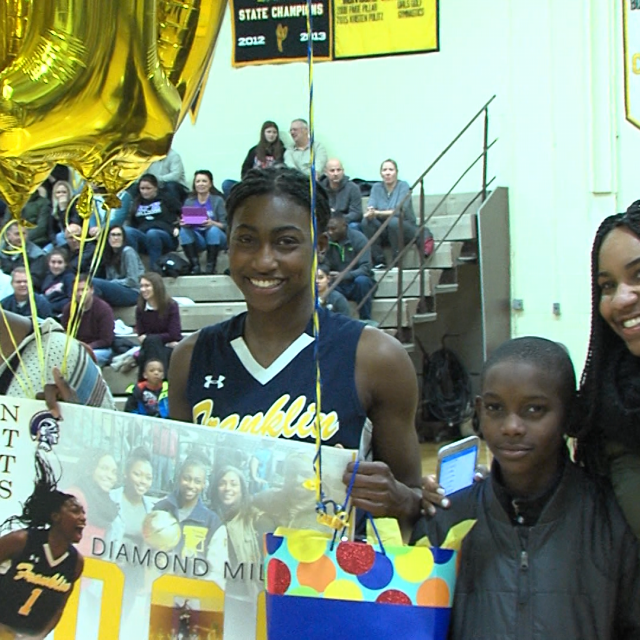 Watch 12.28 JSZ Holiday Hoops Highlights