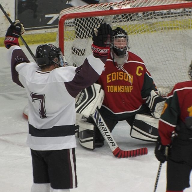 Yates, Murphy spark RBR to opening night ice win