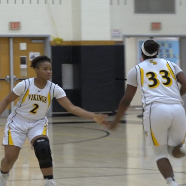 Watch 12.29 Holiday Hoop Highlights