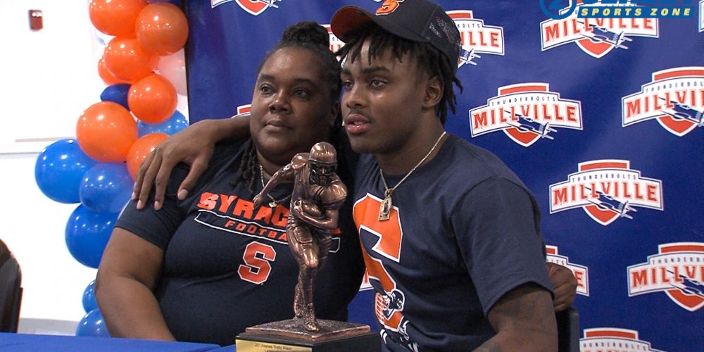 LeQuint Allen Wins 2021 Zoneman Trophy, Celebrates Syracuse Signing